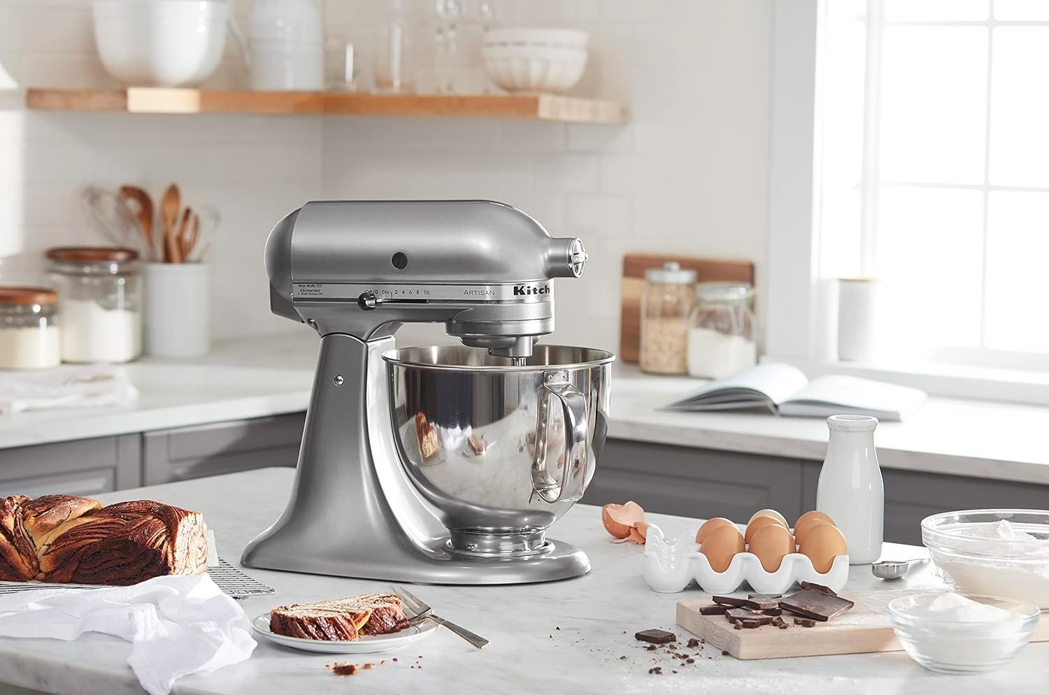 The Ultimate Stand Mixer Showdown: Find the Perfect One for You!